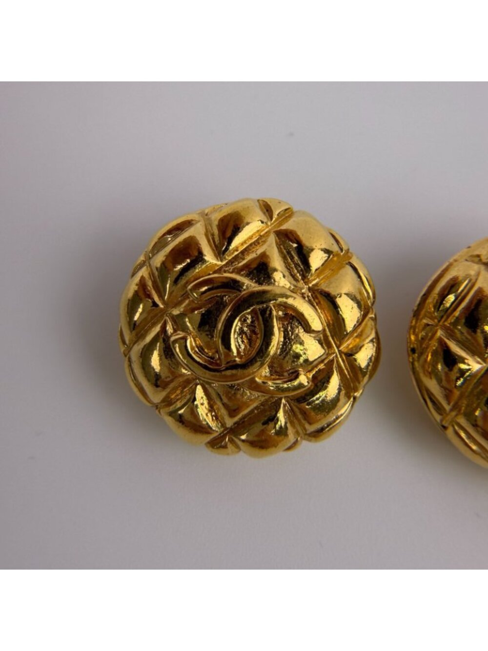 Chanel CC Logo Quilted Earrings Gold Vintage - Picture 4 of 7